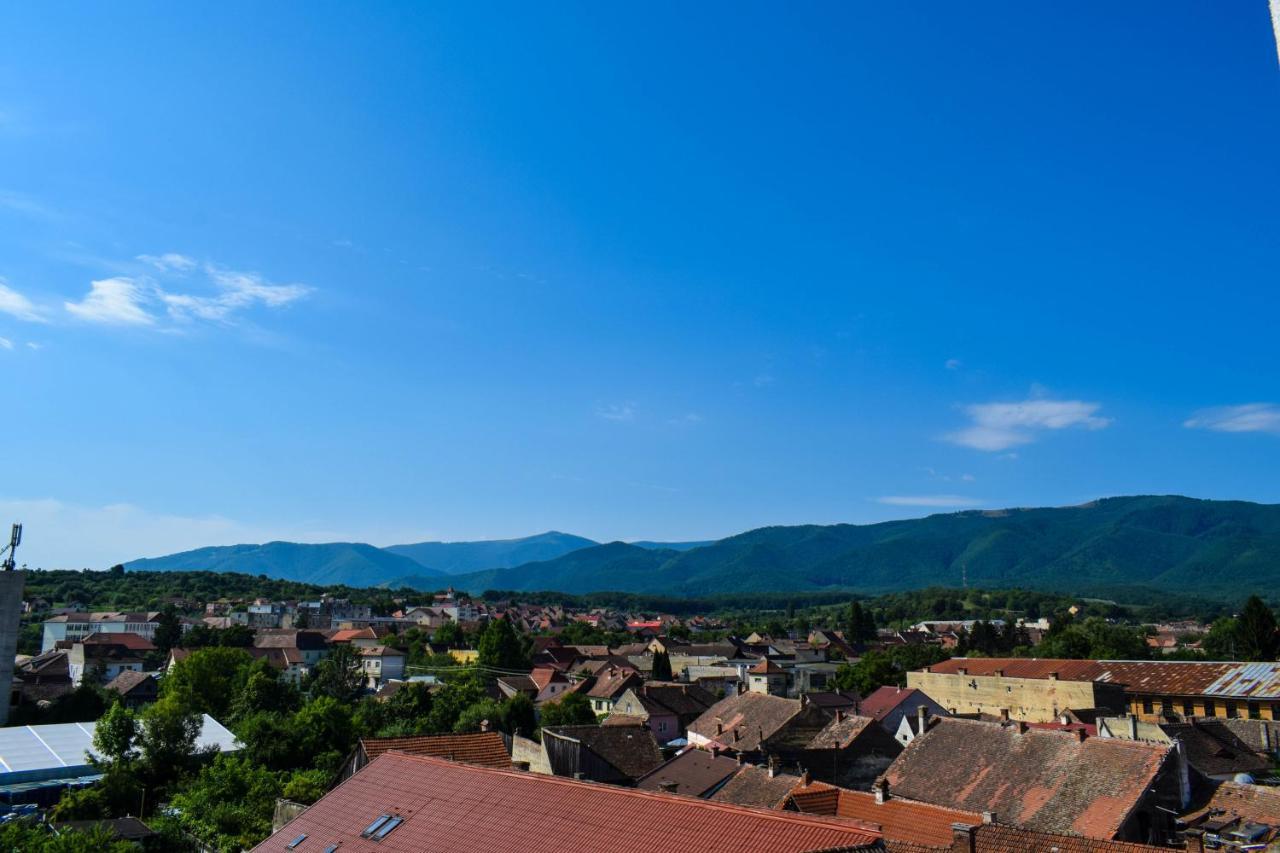 Heltau Jacuzzi Penthouse Cisnădie Eksteriør billede